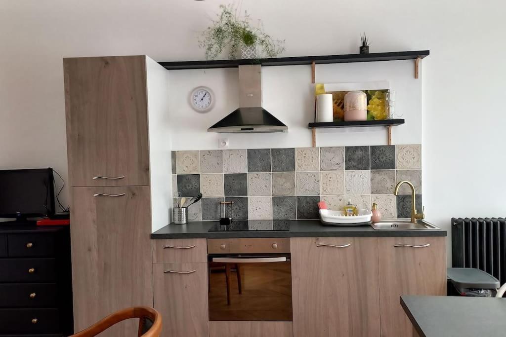 A 2 Pas Du Marche Apartment *